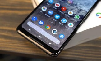 Без отблясъци! Samsung Galaxy S20 + ще получи 2.5D стъкло