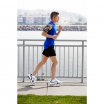 Belkin Sport Armband Slim-Fit Universal - неопренов спортен калъф за ръка за iPhone 6, iPhone 6S (черен-златист) 2