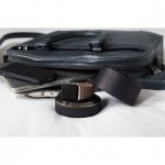 Sena Leather Travel Watch Case - кейс и поставка с възможност за зареждане за Apple Watch (черен) 4