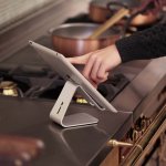 Elago P2 Stand - дизайнерска алуминиева поставка за iPad и таблети (розово злато) 5