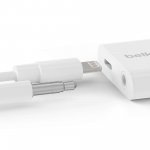 Belkin 3.5 mm Audio Plus Charge RockStar - сертифициран адаптер 3.5 мм аудио жак и Lightning порт за зареждане и слушане на музика  5