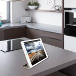 Macally Stand Case - полиуретанов калъф и поставка за iPad 5 (2017), iPad 6 (2018) (златист) 8