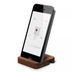 Elago W Stand - дървена поставка за iPhone 5, iPhone 5S, iPhone SE, iPhone 5C, iPad mini, iPad mini 2, iPad mini 3 (лешник) 4