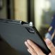SwitchEasy CoverBuddy Folio Lite - кожен кейс с поставка и отделение за Apple Pencil 2 за iPad Pro 12.9 (2020) (черен) 6
