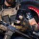 Tactical Camo Troop Cover - хибриден удароустойчив текстилен кейс с лента за ръка за iPhone 14 Pro (черен) 4