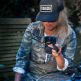 Tactical Camo Troop Cover - хибриден удароустойчив текстилен кейс с лента за ръка за iPhone 14 Pro (черен) 5