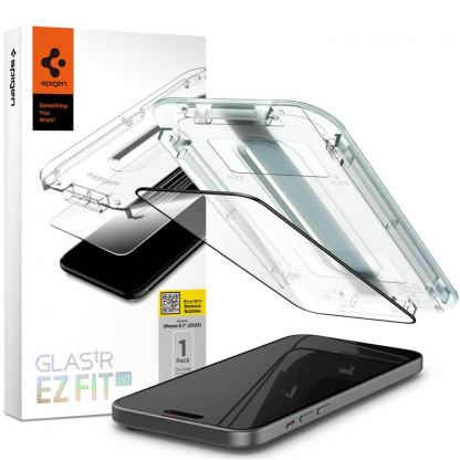 Spigen Glas.tR EZ Fit Full Cover Tempered Glass - стъклено защитно покритие за дисплея на iPhone 15 (черен-прозрачен)